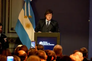 Milei, el superávit y "el abismo": por qué la economía ya entró en modo electoral
