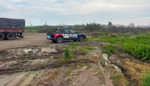 Hallaron un cuerpo una zanja en San Lorenzo: investigan si intentó robar un camión y fue atacado a tiros