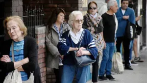 Cuatro de cada diez hogares con adultos mayores tienen ingresos insuficientes