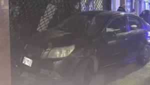 Echesortu: un automovilista se descompensó y chocó contra un local comercial