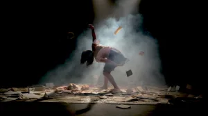 “Lengua madre”, gratis en el Parque de España: teatro, poesía y memoria a partir de la novela de María Teresa Andruetto