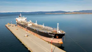 Tierra del Fuego denunció la presencia de un buque petrolero británico en el puerto intervenido por Nación