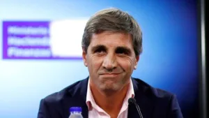 La fortuna de Toto Caputo: declaró que su patrimonio creció un 65% en su segundo año de gestión y tiene el 95% de sus ahorros en el exterior