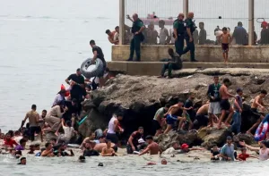 Ceuta: muerte, incidentes y grieta geopolítica, entre las consecuencias de un fenómeno recurrente