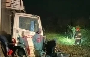 Tragedia vial en Buenos Aires: siete muertos, tres de ellos menores, por choque frontal entre un auto y un camión