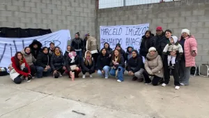 "Piensen la próxima vez que voten", les dijo un empresario llorando a los 120 trabajadores que despidió