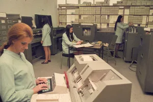 Cuando La Vigil desafió a IBM: las 25 mujeres de Rosario que hicieron historia en la informática argentina