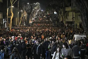 Miles de uruguayos salieron a la calle con tambores, cantaron y bailaron para despedir al Negro Rada como él quería