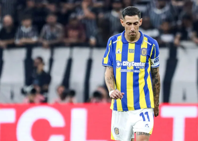"Yo no abandono, lo que dije fue desde la angustia, solo un momento", posteó Di María en sus redes sociales