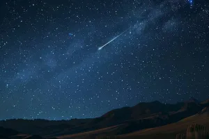 El eclipse solar coincide con otro fenómeno en el cielo: la lluvia de estrellas