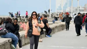 Fin de semana largo gasolero: viajaron más turistas, pero gastaron menos y acortaron sus estadías