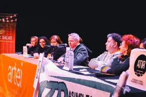 La comunidad teatral independiente argentina denunció en una conferencia de prensa en Caba el vaciamiento del INT