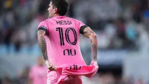El emotivo homenaje de De Paul a Messi tras la muerte de su papá