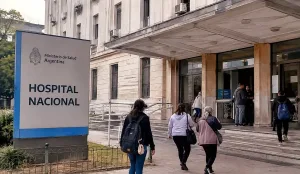 Nación reglamentó el cobro a extranjeros no residentes en los hospitales y en Santa Fe una diputada quiere lo mismo
