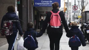 Morosidad: el gobierno frena suspensiones de Vouchers Educativos a familias que adeudan cuotas