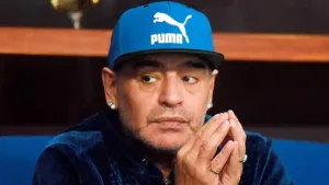 Juicio por la muerte de Maradona: la clínica reconoció que entregó por error la historia clínica de Don Diego