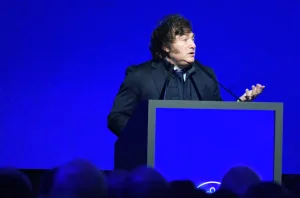 Denunciaron penalmente a Javier Milei por su charla en la ORT: lo acusan de hacer proselitismo frente a alumnos y de incitar al odio político