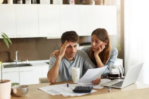 Aumentaron un 6,6% los cheques rechazados y son una clara señal de la falta de recuperación del crédito