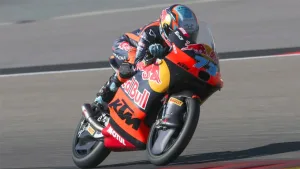 Valentín Perrone volvió al podio en Moto3 con un tercer puesto en el GP de Gran Bretaña