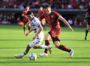 Arrancó en el Coloso: Newell's ya juega ante Boca con la obligación de conseguir un triunfo y mejorar el nivel futbolístico