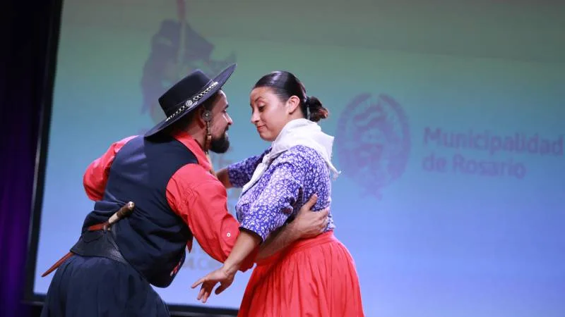 Festival folclórico en el Galpón 11