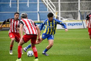 La reserva de Central despertó a tiempo y empató 2-2 con Barracas Central en Arroyo Seco