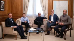 Tras la fumata de Karina y Macri, el PRO y LLA volvieron a reunirse para avanzar en una fusión en 2027