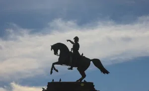 Un intendente bonaerense quiso homenajear a San Martín pero lo confundió con Belgrano