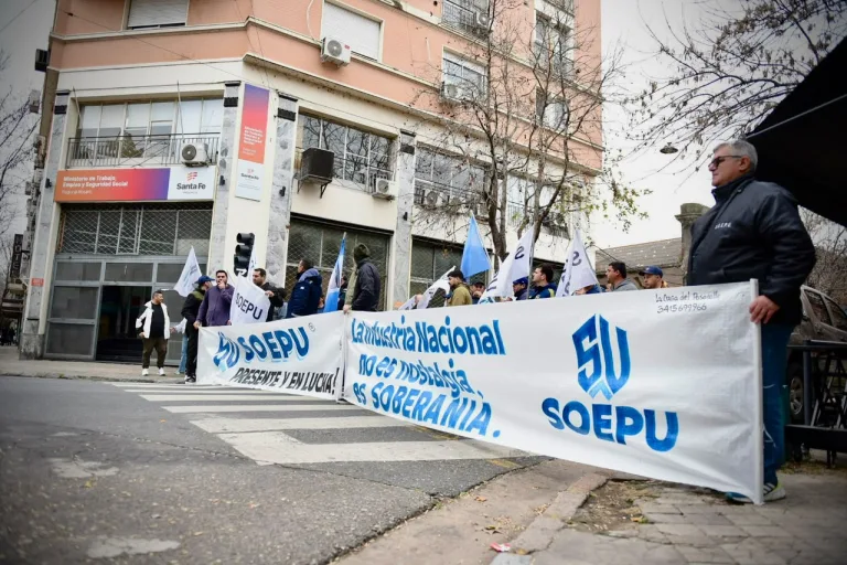 Nueva audiencia por el conflicto en la planta de caucho Pampa Energía de Puerto San Martín: el gremio pidió sostener los puestos laborales