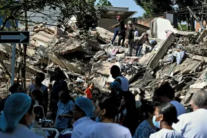 A casi una semana del terremoto en Colombia, buscan a 143 desaparecidos entre los escombros