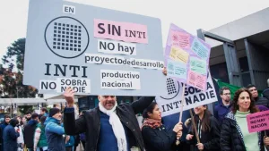 Protesta por el INTI