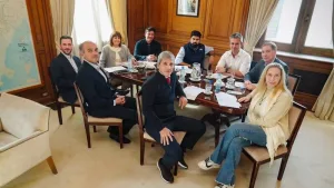 Ley de Tierras: el gobierno le pone paños fríos al fallo de la Corte y ya trabaja en el blindaje del DNU 70/2023