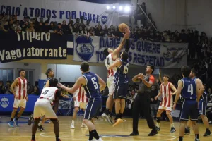 Maciel se quedó otra vez con el clásico y lidera la Primera B del básquet rosarino