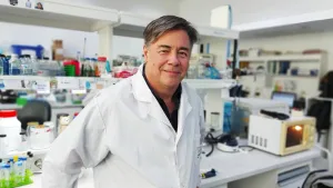 Dr. Alejandro Vila