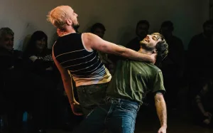 Llega este sábado al ciclo “Un pasaje hasta aquí”, del CCPE, la obra teatral- performática “Mati y Pablito”