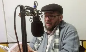 Carlos Solero presenta dos folletos de su autoría con notas de opinión sobre la realidad social contemporánea