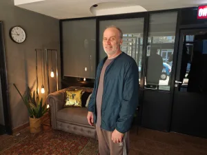 “Tío Vania habla sobre la posibilidad de ser feliz en este mundo absurdo”: Pablo Fossa y el regreso de un clásico reinventado