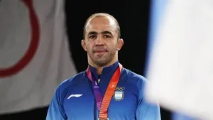 Fue campeón del mundo con su país, Armenia, y ahora ganó el oro por Argentina