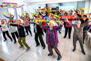 "Celebrar la vida": el municipio lanza un ciclo de bienestar para personas mayores de 65 años