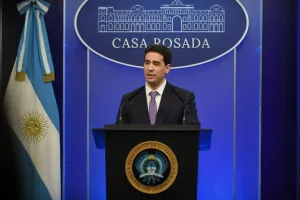 El Gobierno encara la revisión del FMI con optimismo, pero mantiene un plan alternativo