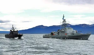 La denuncia de una teniente que no quiso ser parte destapó una cadena de corrupción en la Armada por al menos $1.600 millones