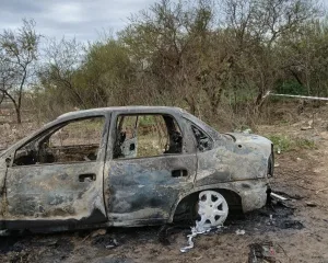 auto quemado bajada espinillo