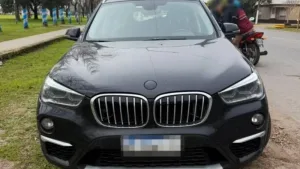 Cruzó en rojo y arrastró a un inspector: el incidente fue en Pérez y cayó 11 km más adelante