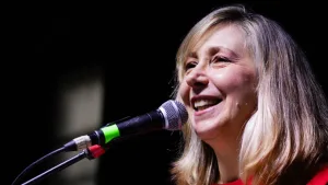Myriam Bregman encabezó multitudinario acto en Rosario: "Vamos a dar la pelea en todos los terrenos para derrotar a Milei y a la política de los dueños del país"