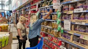 Canasta básica: una familia tipo necesitó más de $1.600.000 para no ser pobre en agosto