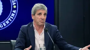 Caputo llamó “anticristo” a Kicillof y calificó de “miserables” a quienes piden devaluación