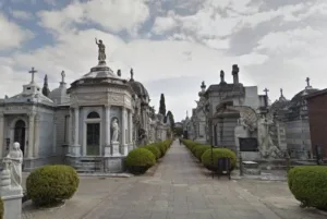 El cementerio El Salvador invita a un nuevo recorrido guiado en el marco de los Juegos Suramericanos