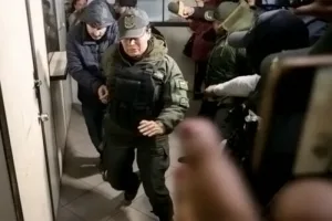 El ex asesor de Milei y fundador de La Derecha Diario fue trasladado a una cárcel de máxima seguridad en Bolivia
