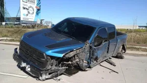 Oscuro choque en avenida Newbery: camioneta de Gastón Ávila protagonizó siniestro