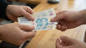Morosidad récord: casi 900.000 personas tienen sus deudas en manos de agencias de cobro